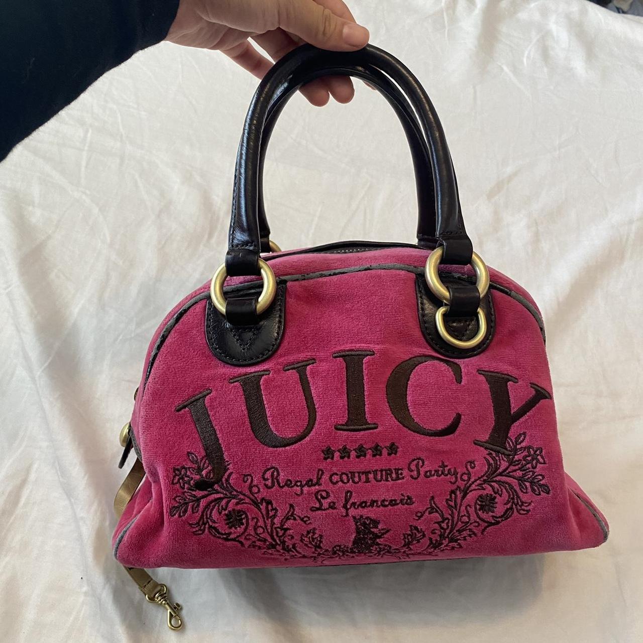 Juicy purse In really good condition besides the... - Depop