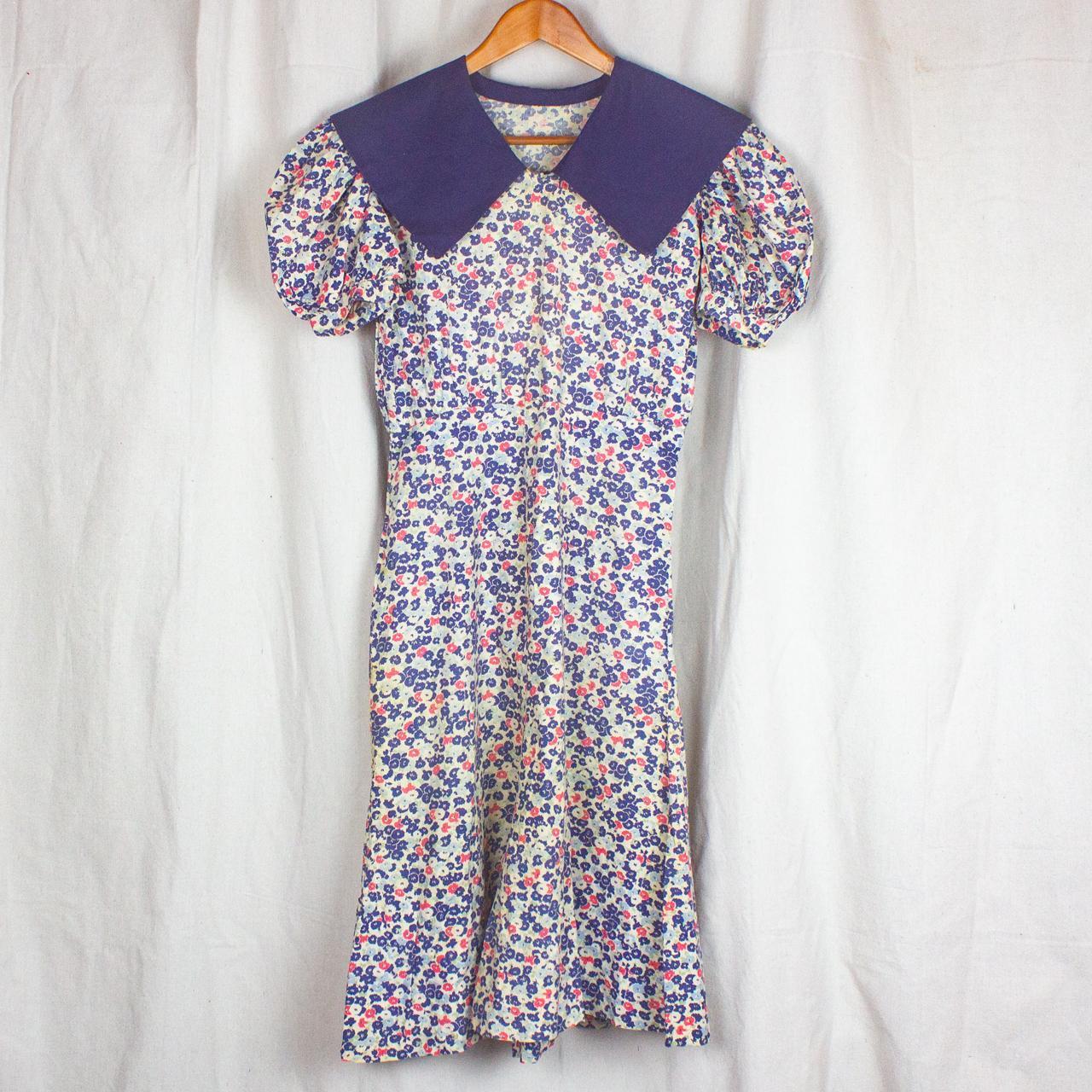 1930's Cotton Micro Flower Dress with Puff... - Depop