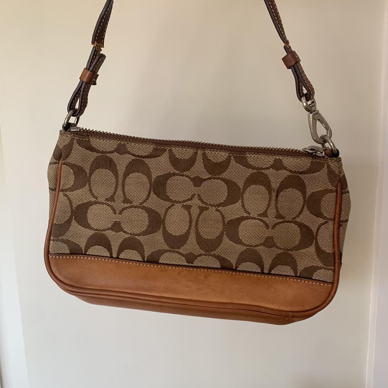 Coach vintage crossbody bag in deals good condition