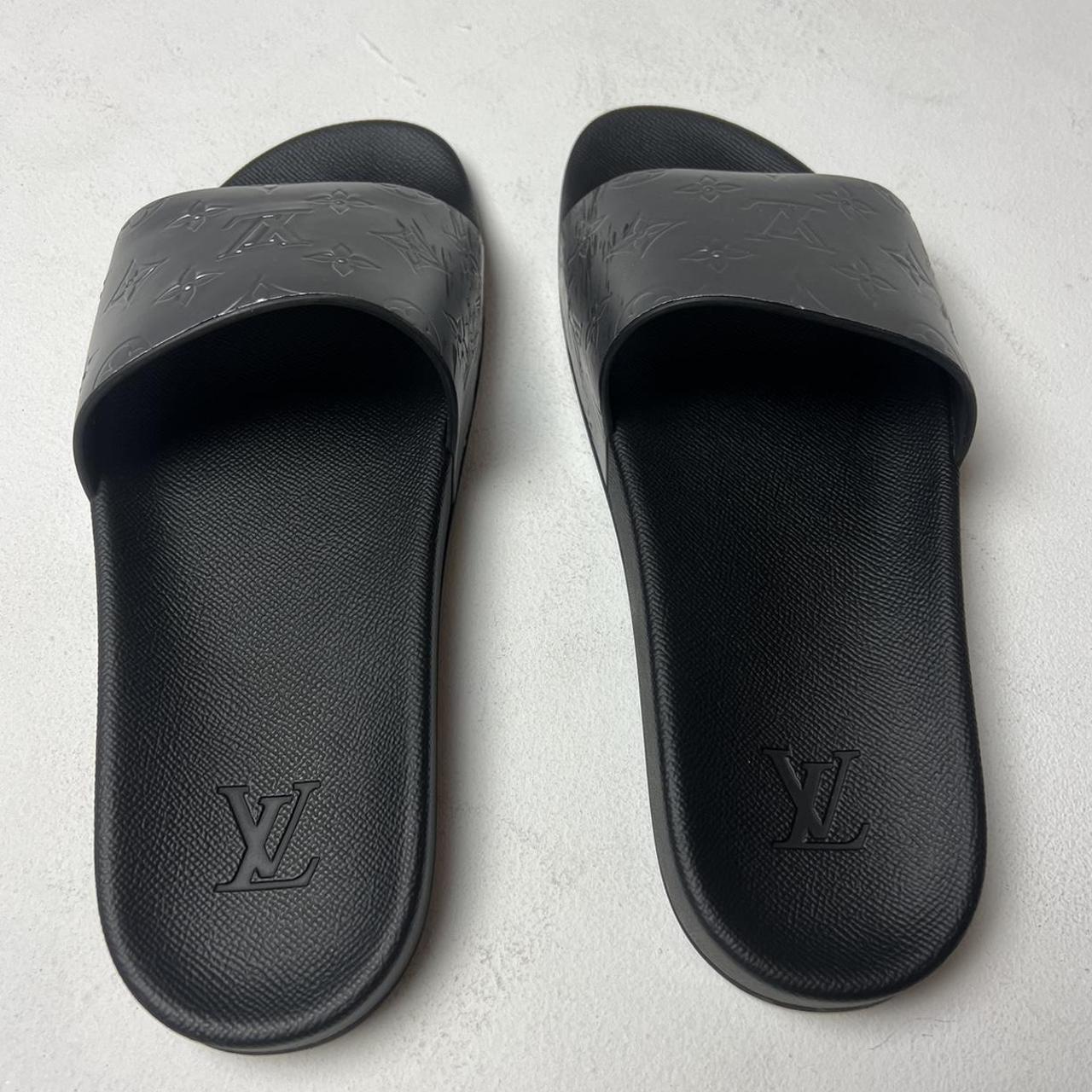 Louis Vuitton slides Men size 9.5 - Depop