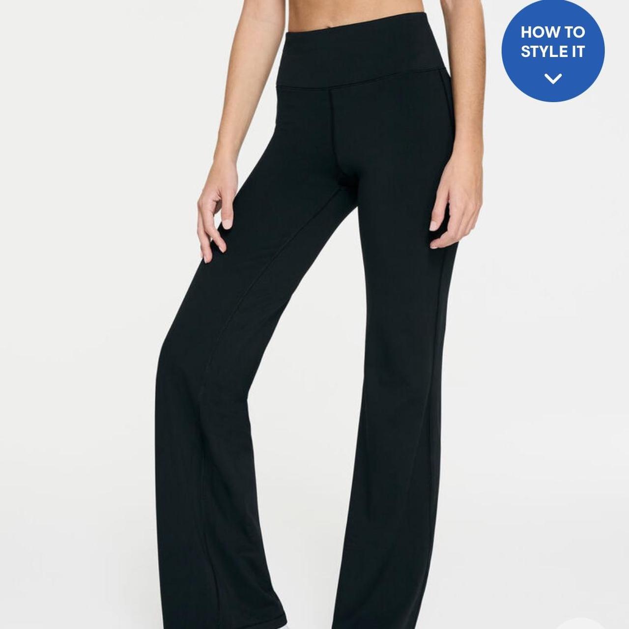 Aeropostale curve flared leggings Size M Bought in... Depop