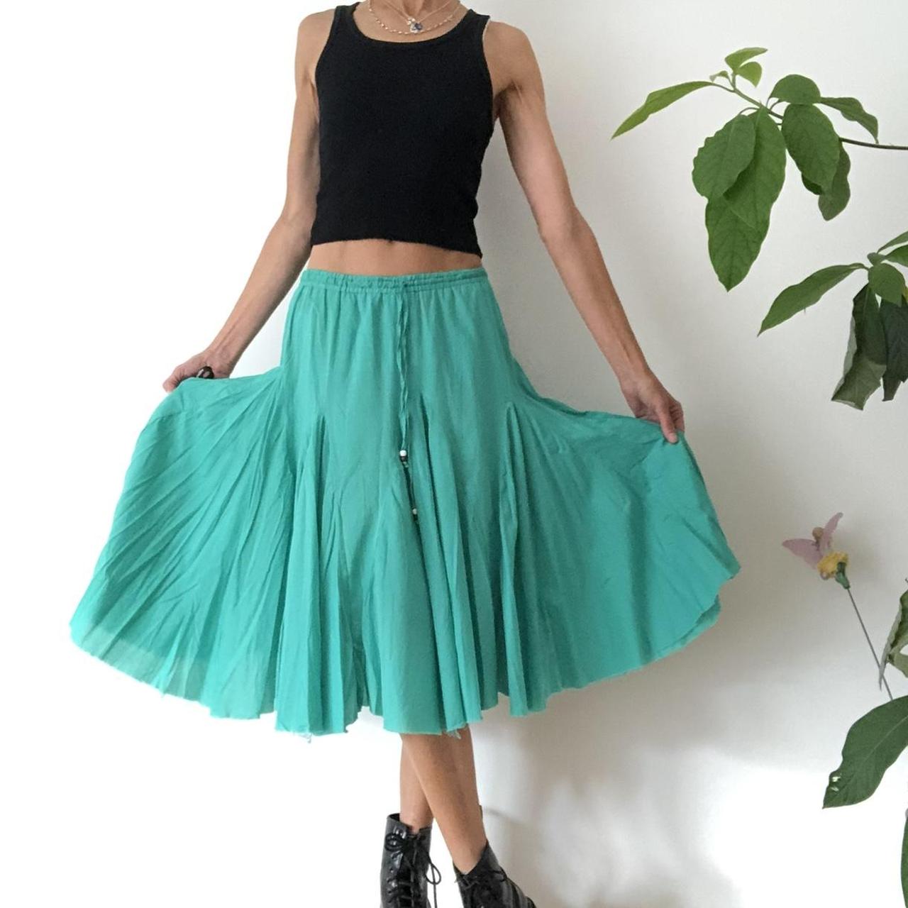 Vintage maxi skirt! 🌿AWAY! Next post is 7th... Depop