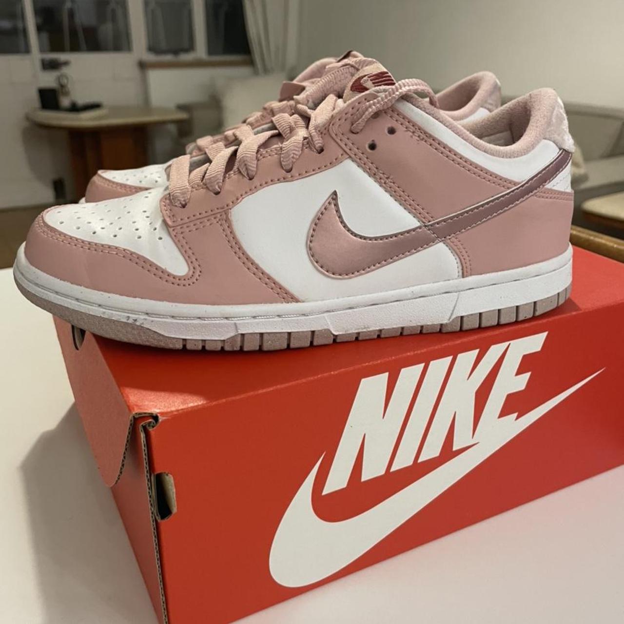 dunk low pink white