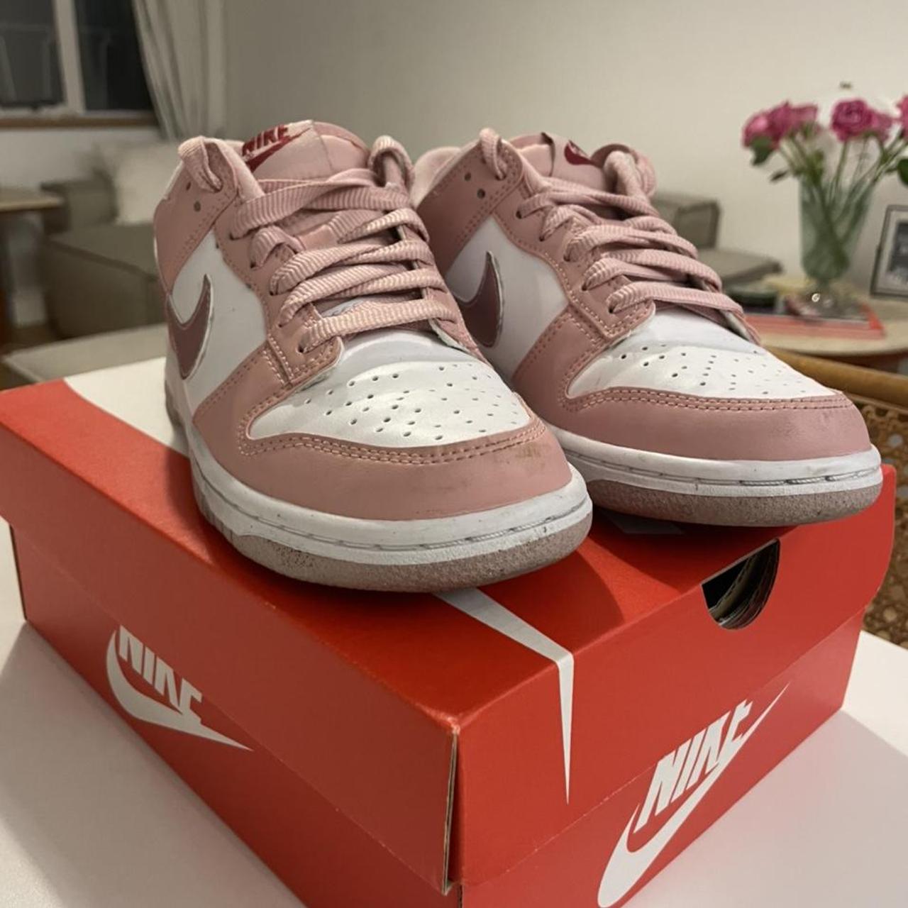 dunk low pink white