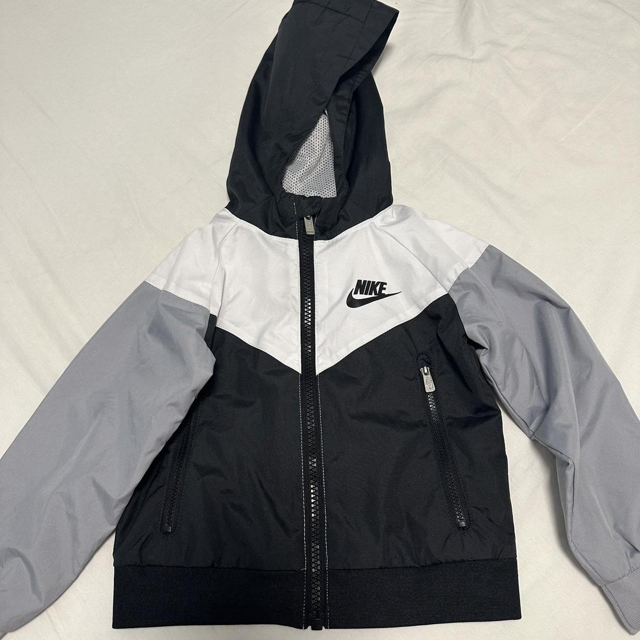 Nike toddler windbreaker jacket Size 2T Gently used