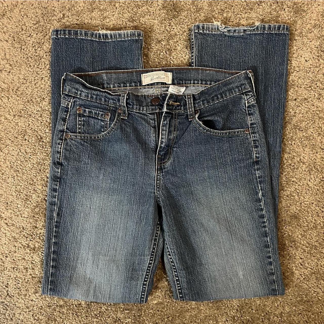 size 6 levi dark blue jeans. never worn only tried. Depop