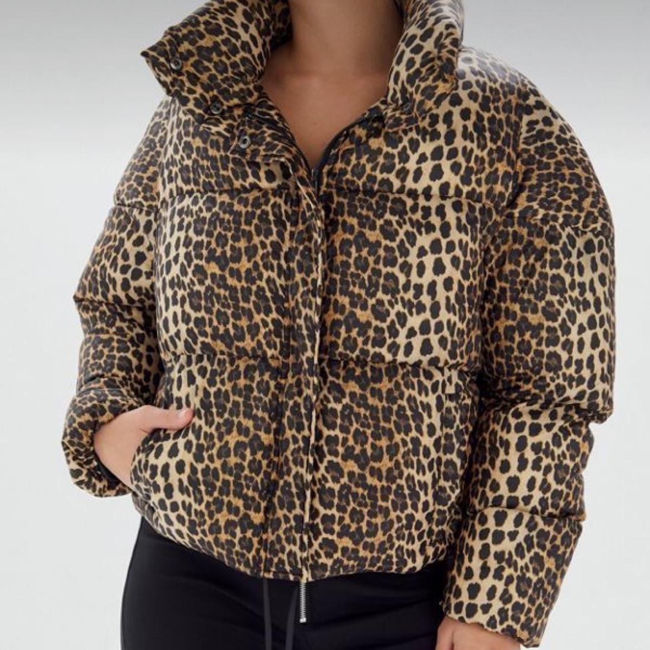 apparis paula puffer leopard print size L really