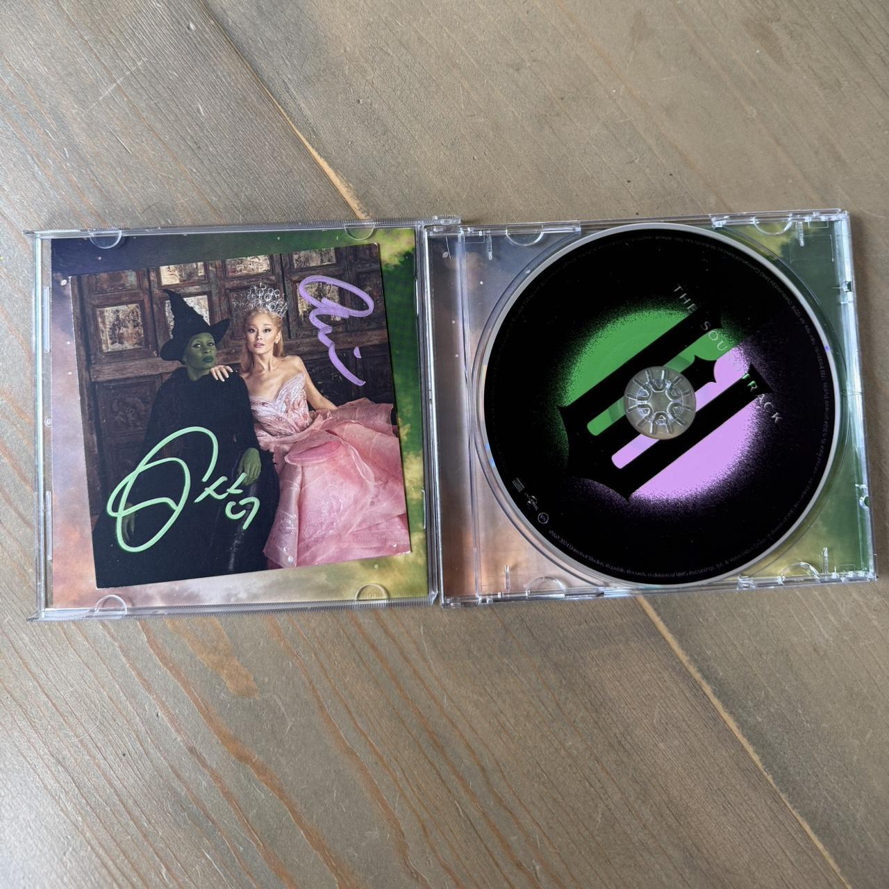 Ariana Grande 直筆サイン入りCD s-l1200.jpg