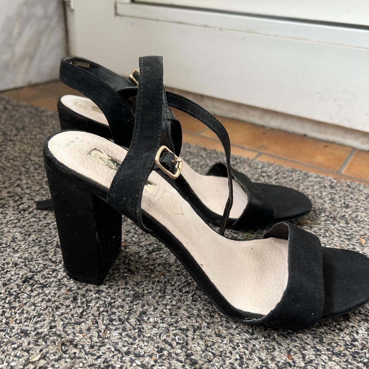 Black heels size 7