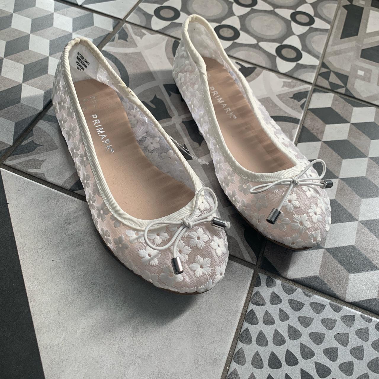 White ballet 2025 pumps primark