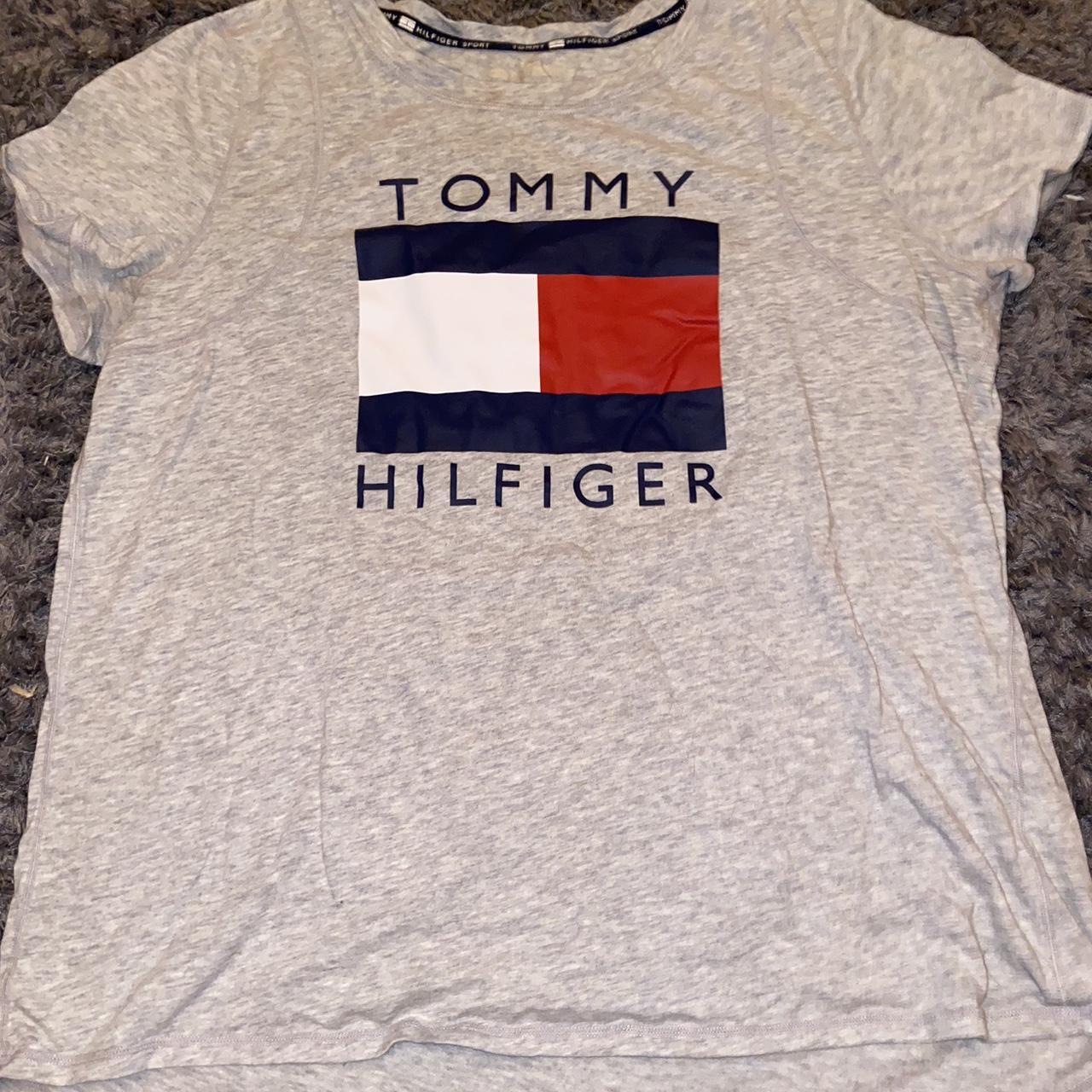 Tommy Hilfiger T shirt size L - Depop