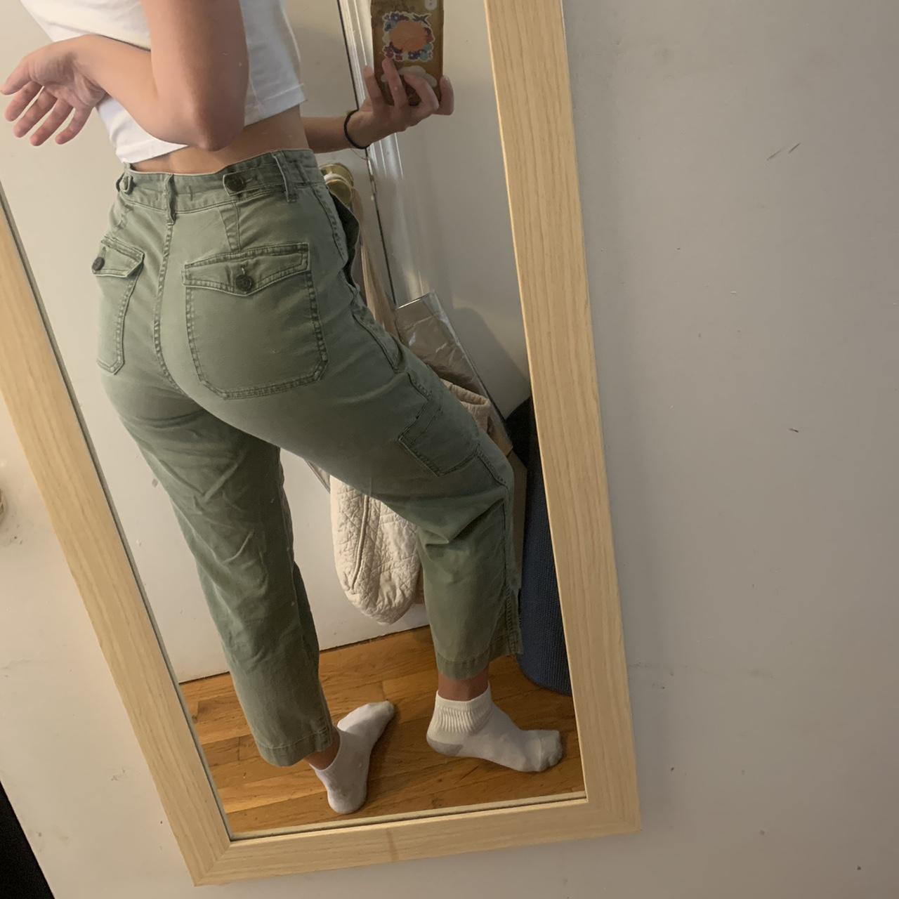 Madewell high waisted green cargo pants!! Super... Depop