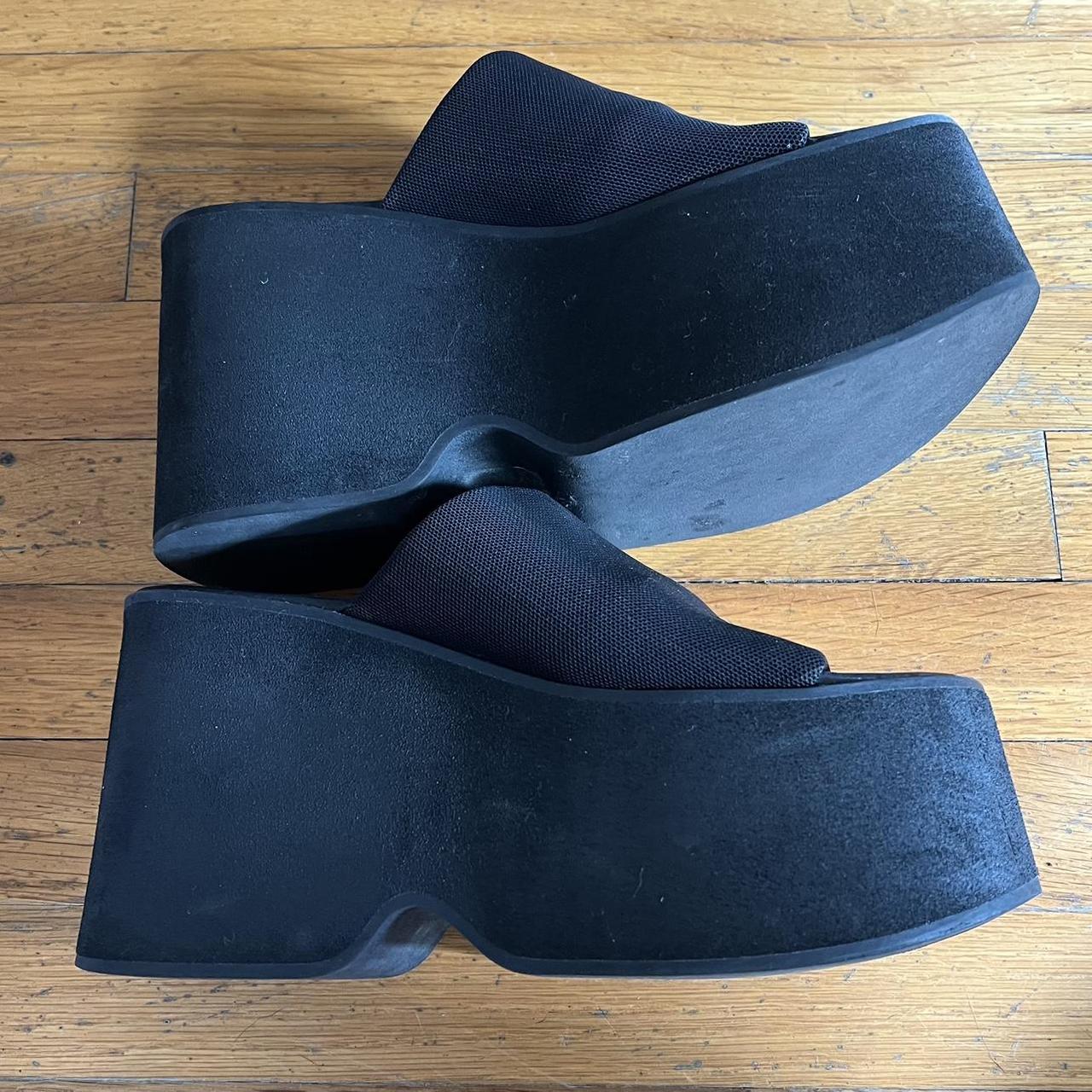 Steve Madden Women's Black Slides | Depop