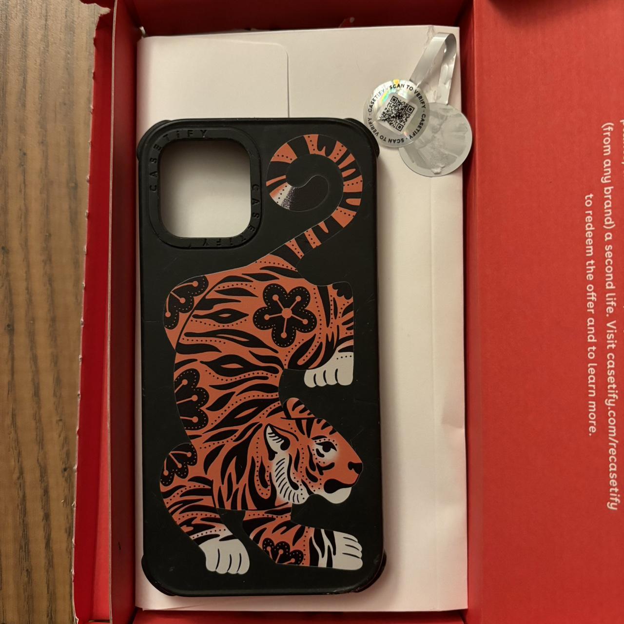 CASETiFY iPhone 16 Plus Silver Tiger虎ケース 8979348-16003281_8.jpg