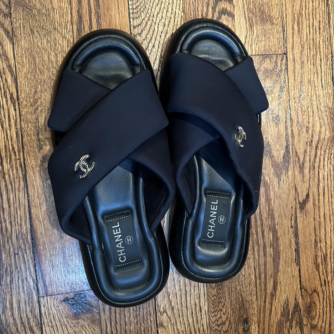 Chanel women discount slides