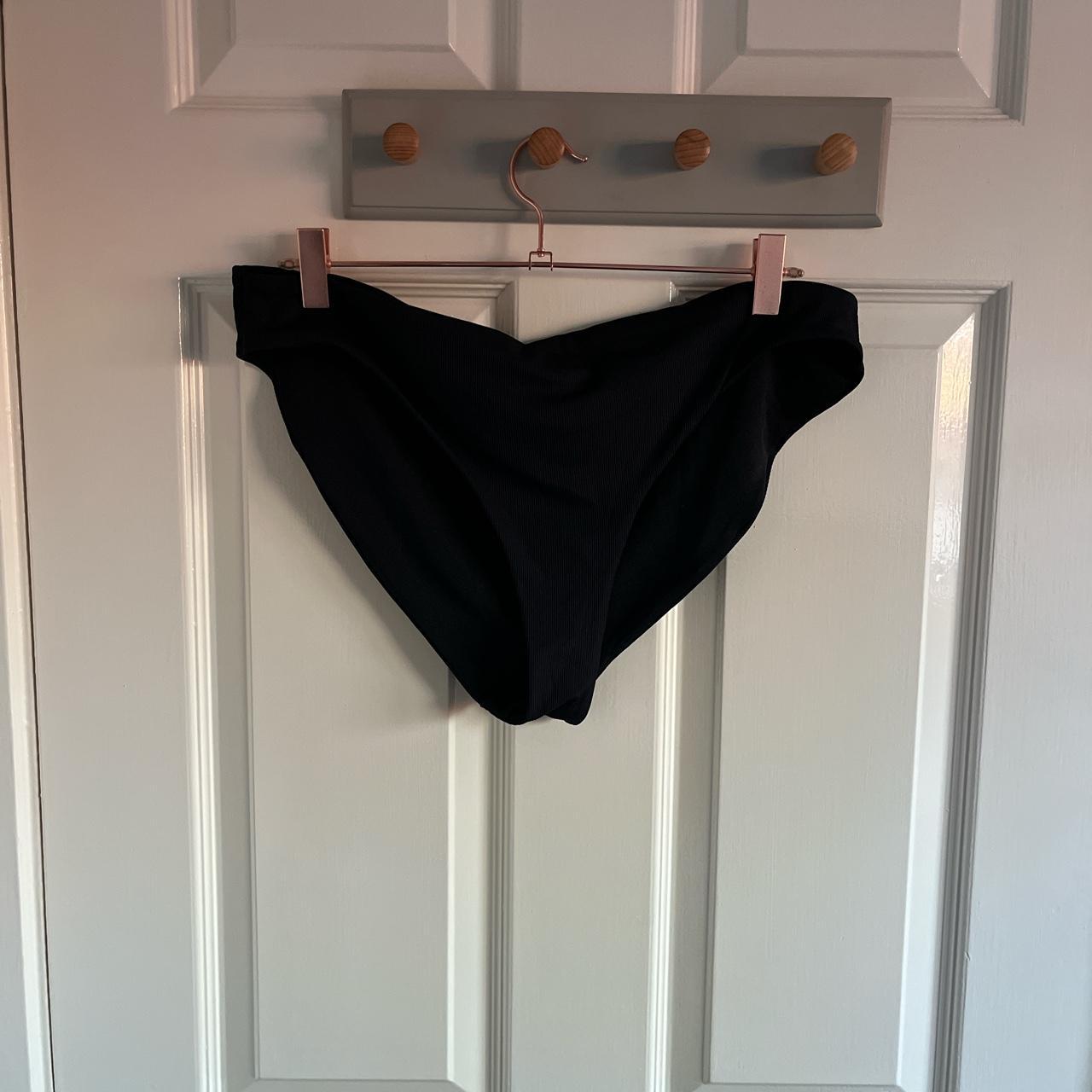 Primark Women's Black Bikinisandtankinisets Depop