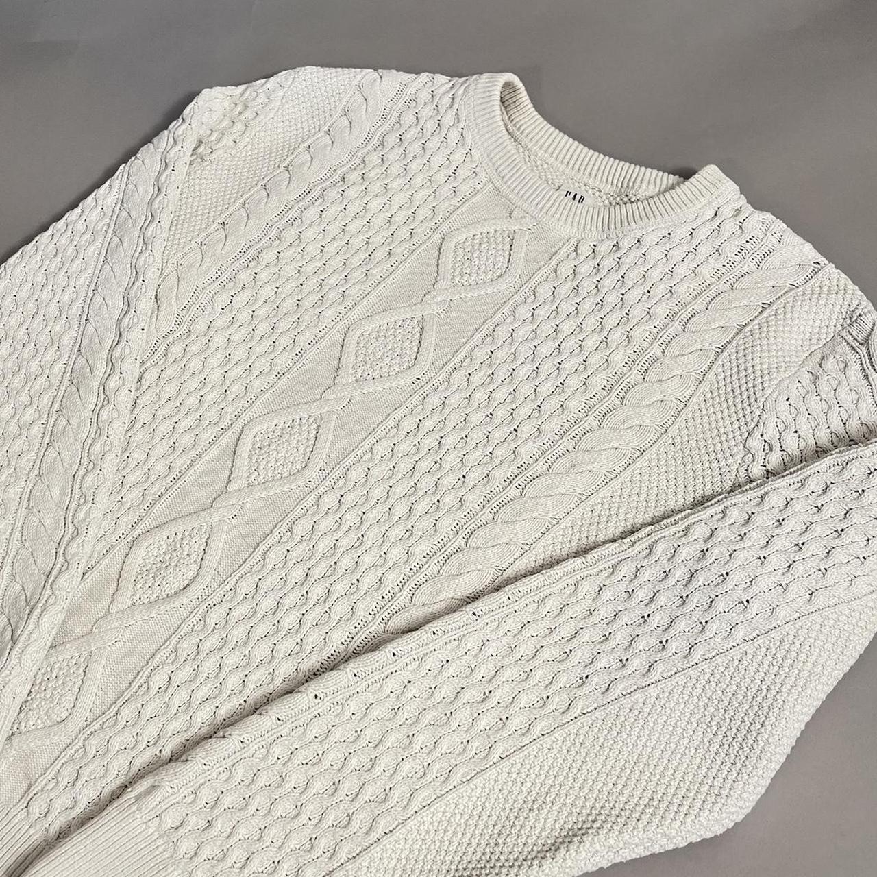 Gap Men's White Jumper Depop