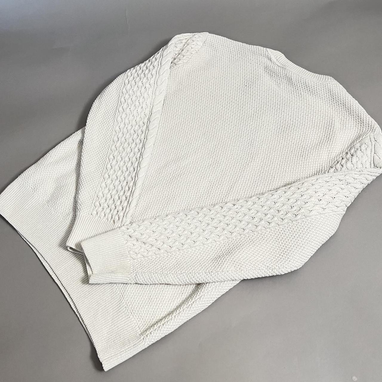 Gap Men's White Jumper Depop