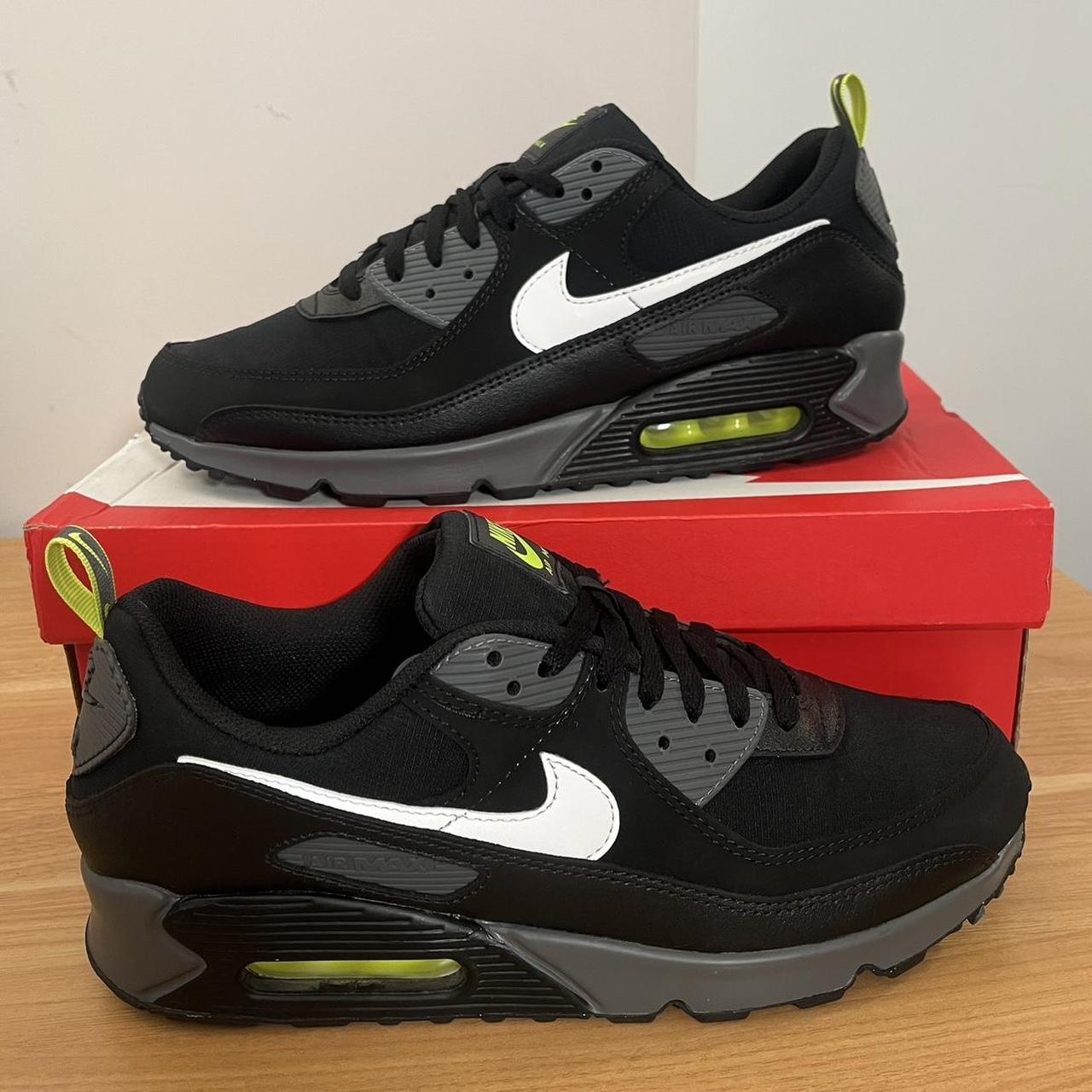 Nike Men's Black and White Trainers | Depop