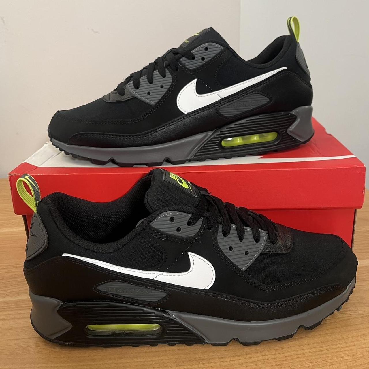 Nike Men's Black and White Trainers | Depop