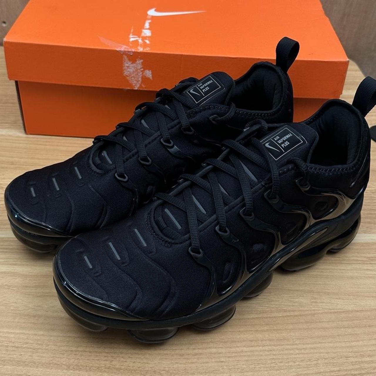 vapormax plus black size 10