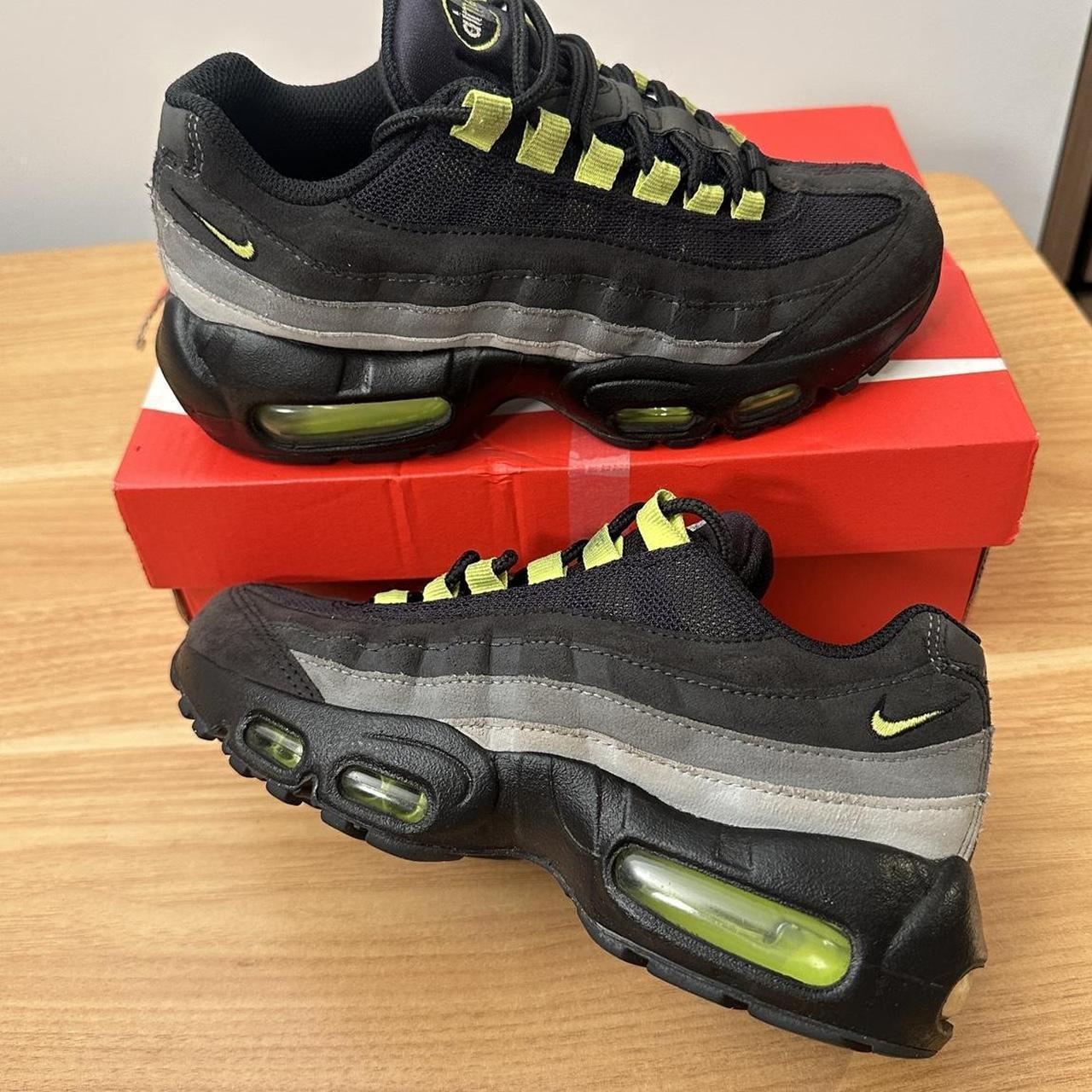 air max 95s black