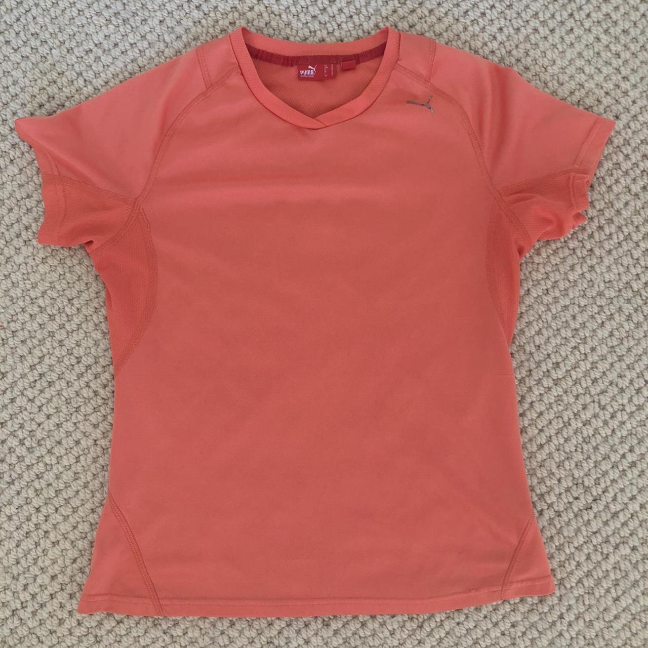 Puma Women's T-shirt | Depop