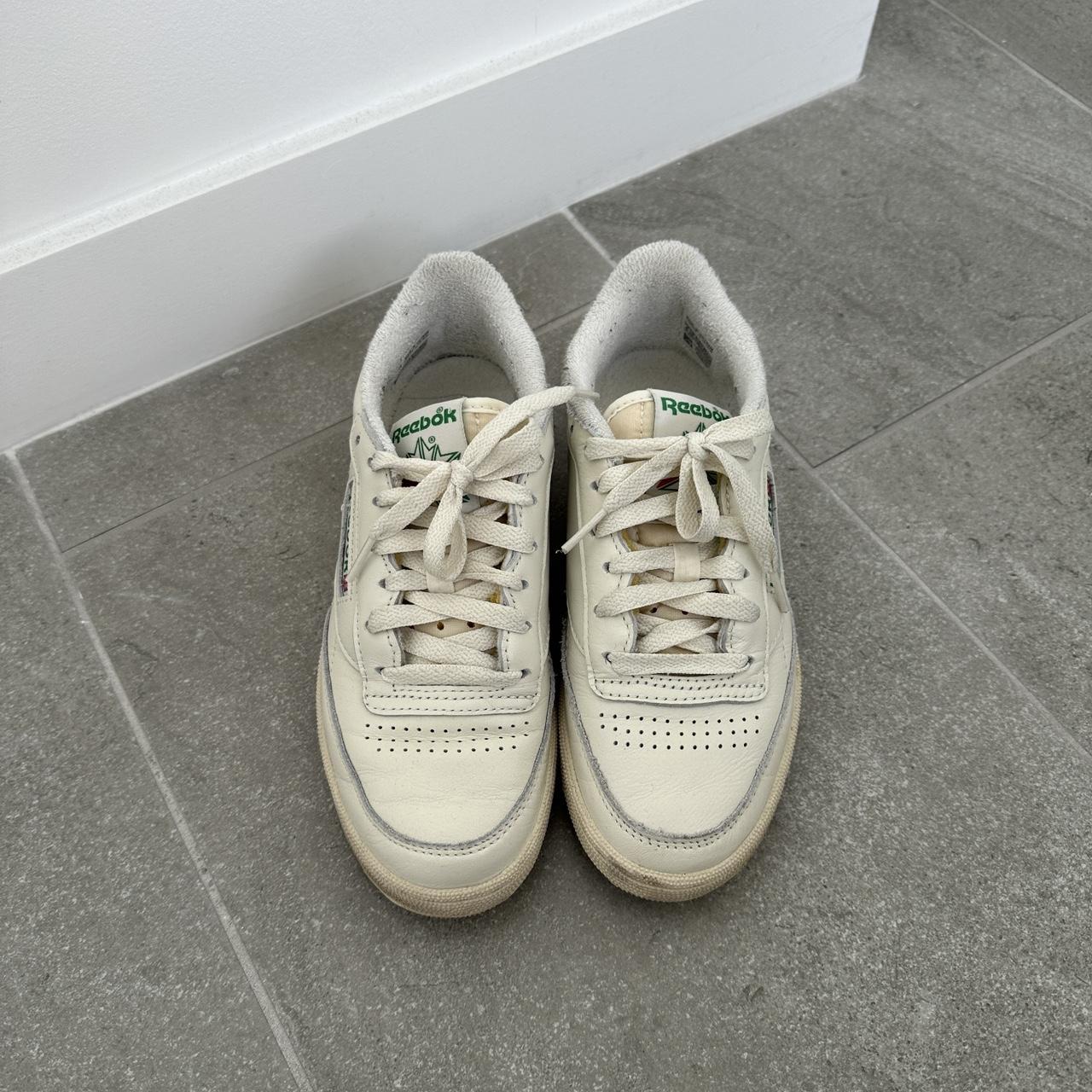 Reebok Women's Cream and Green Trainers | Depop