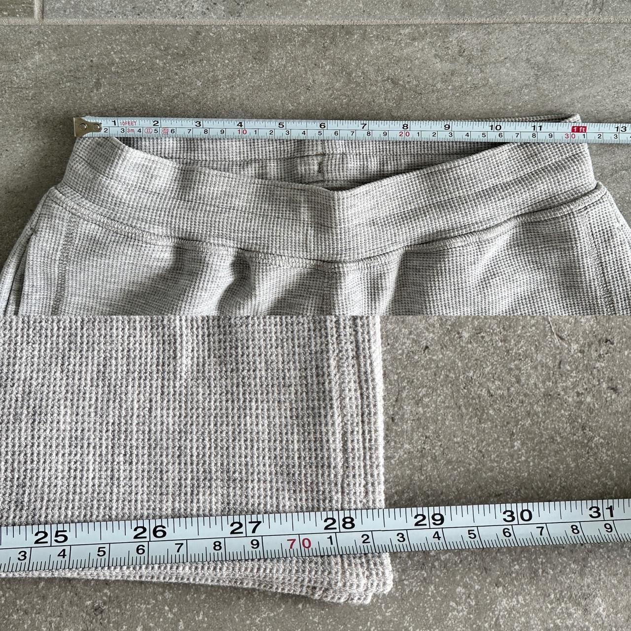 Alo Women's Grey Trousers | Depop