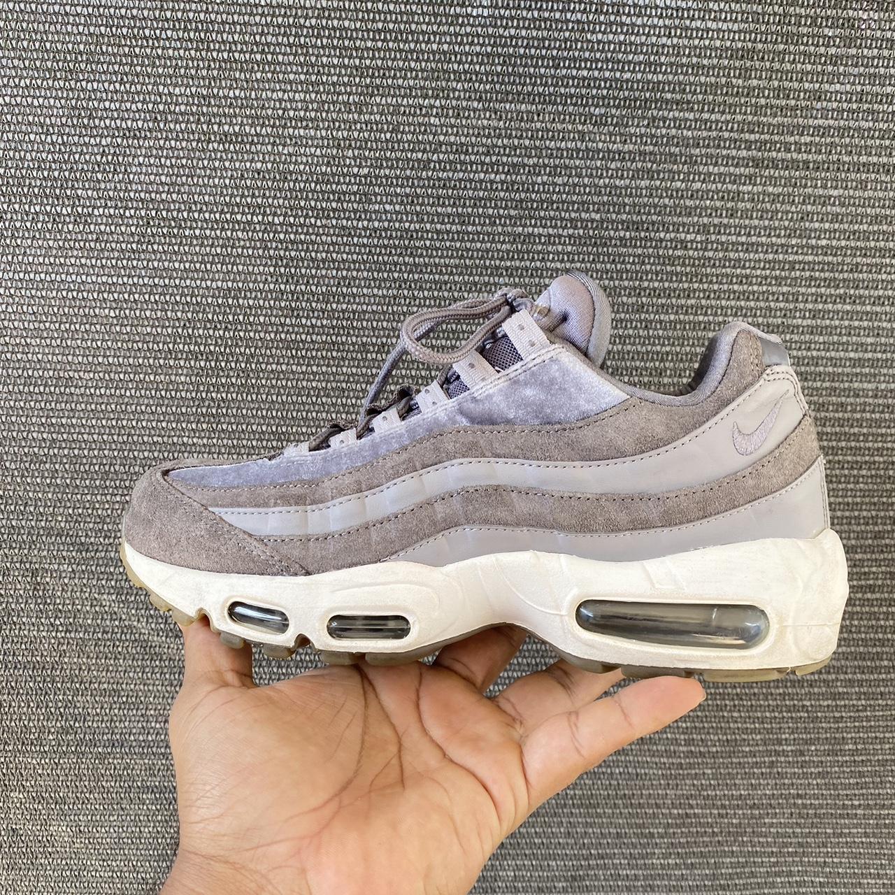 Nike air max 95 lx gunsmoke best sale