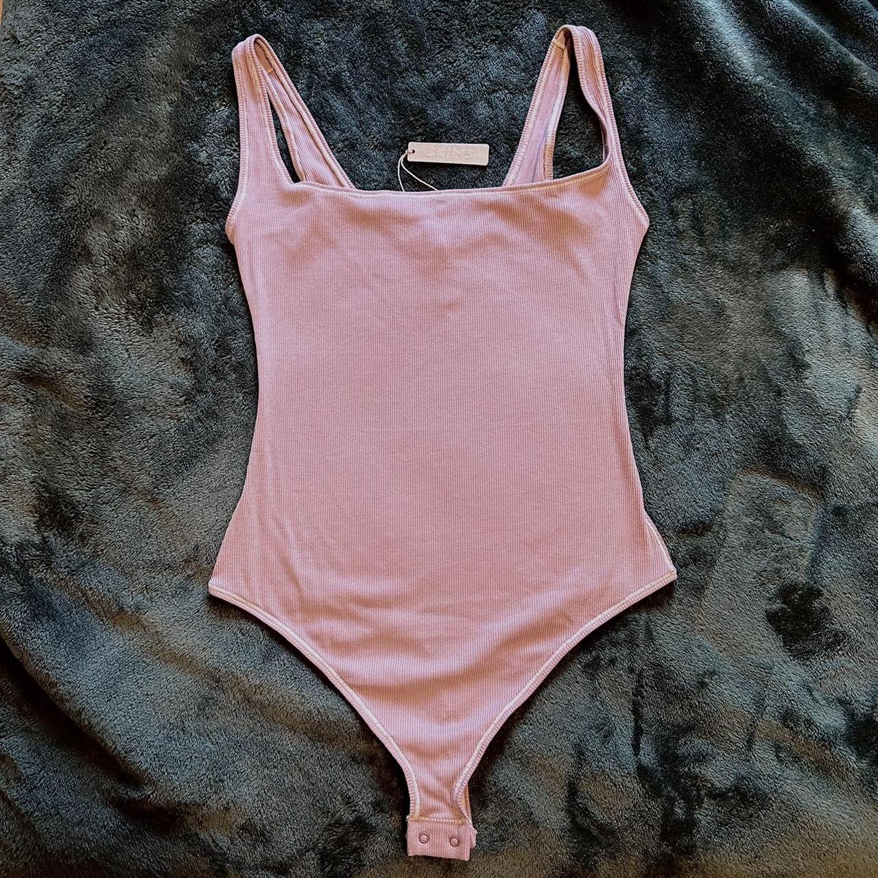 𐐪𐑂 Skims Ribbed Thong Bodysuit 𐐪𐑂 • color umber,... Depop