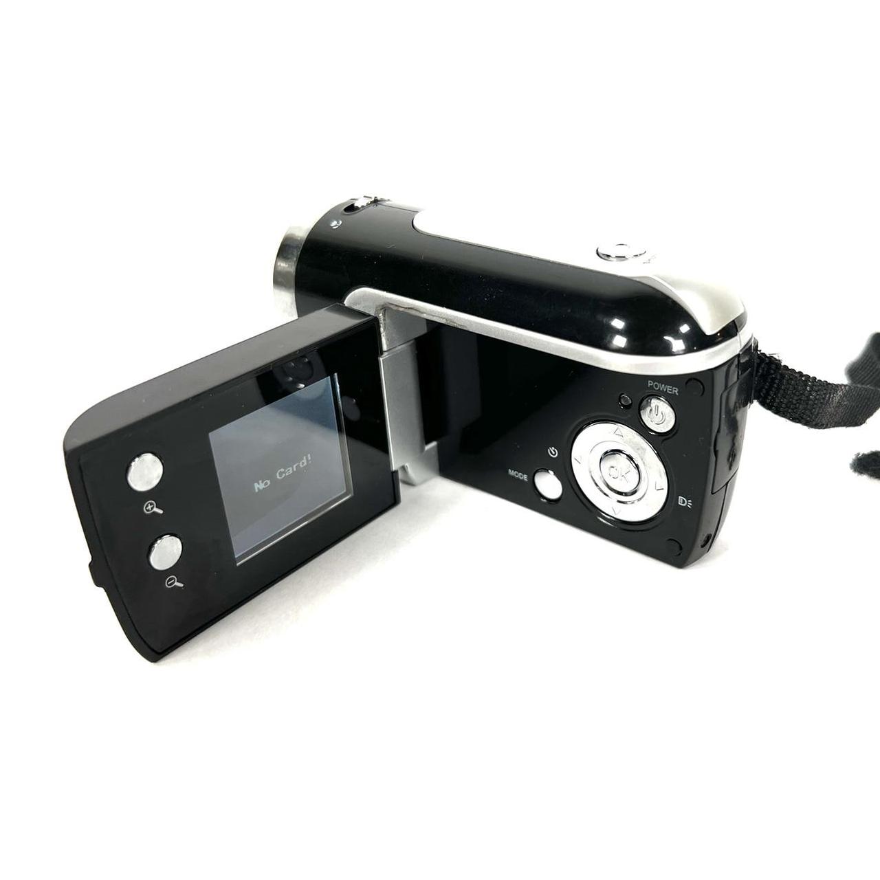 Early 2000s digital video camera Takes AA batteries... - Depop
