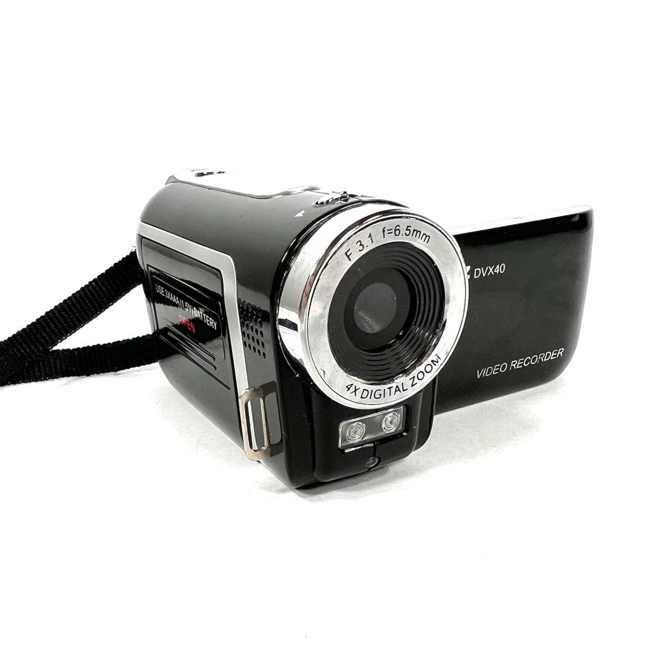 Early 2000s digital video camera Takes AA batteries... Depop