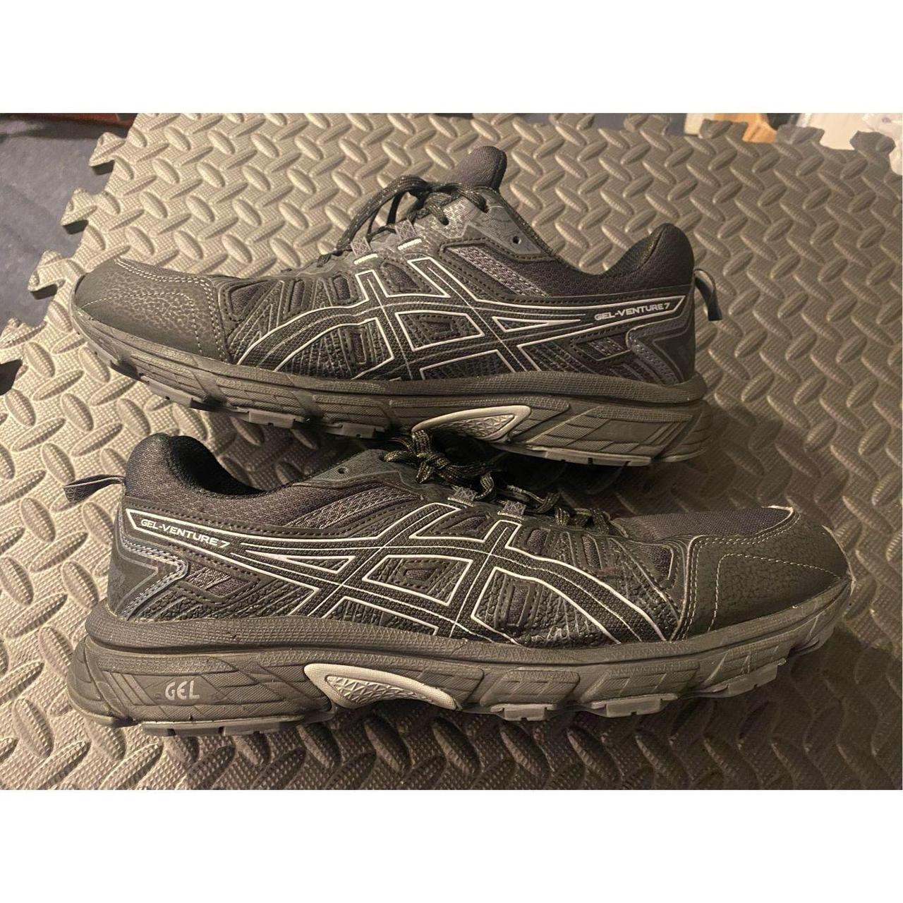 mens black asics trainers