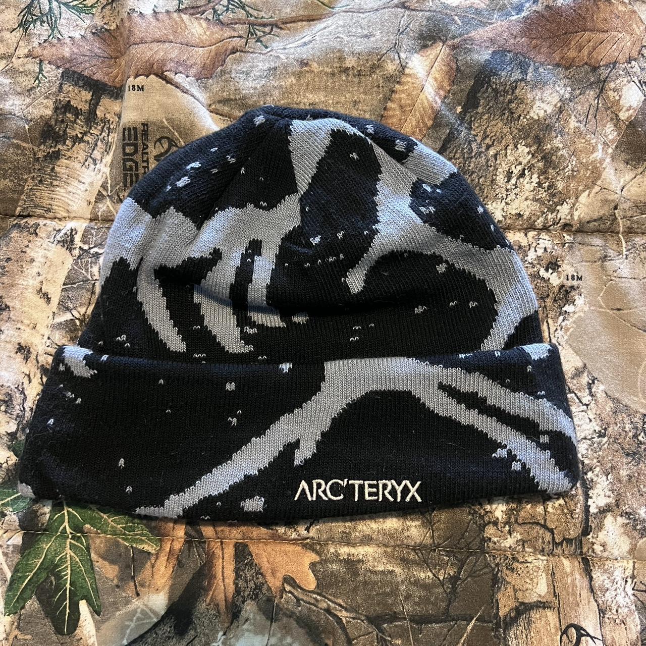 ARC’TERYX Lightweight Grotto Toque