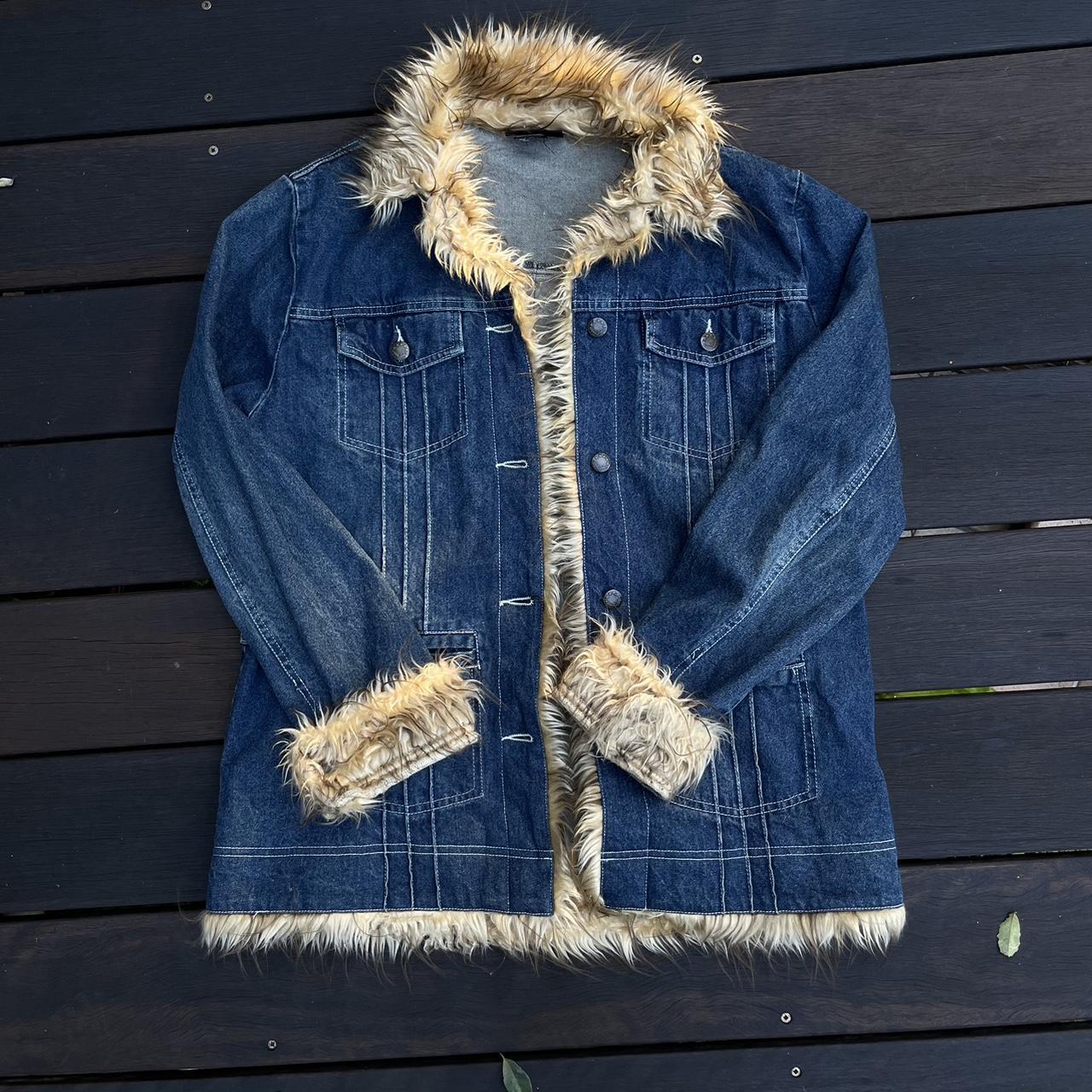 Gorgeous 70s style denim fur trimmed jacket! Great... - Depop