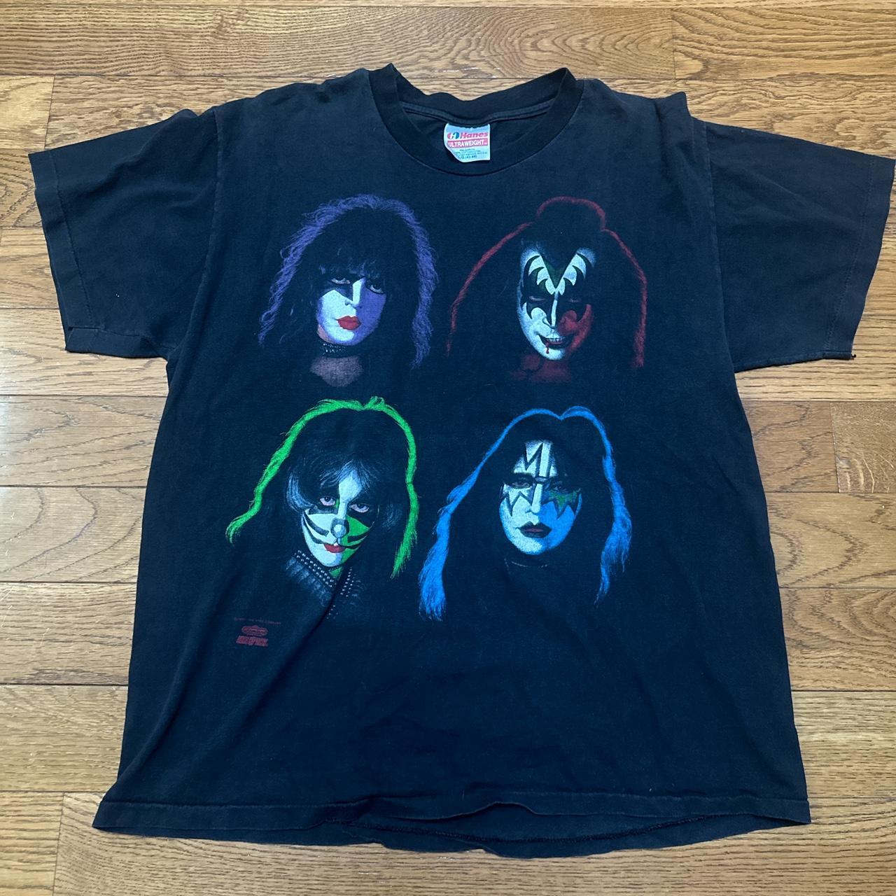 Vtg 90s Kiss Solo album band tee shirt on the old...