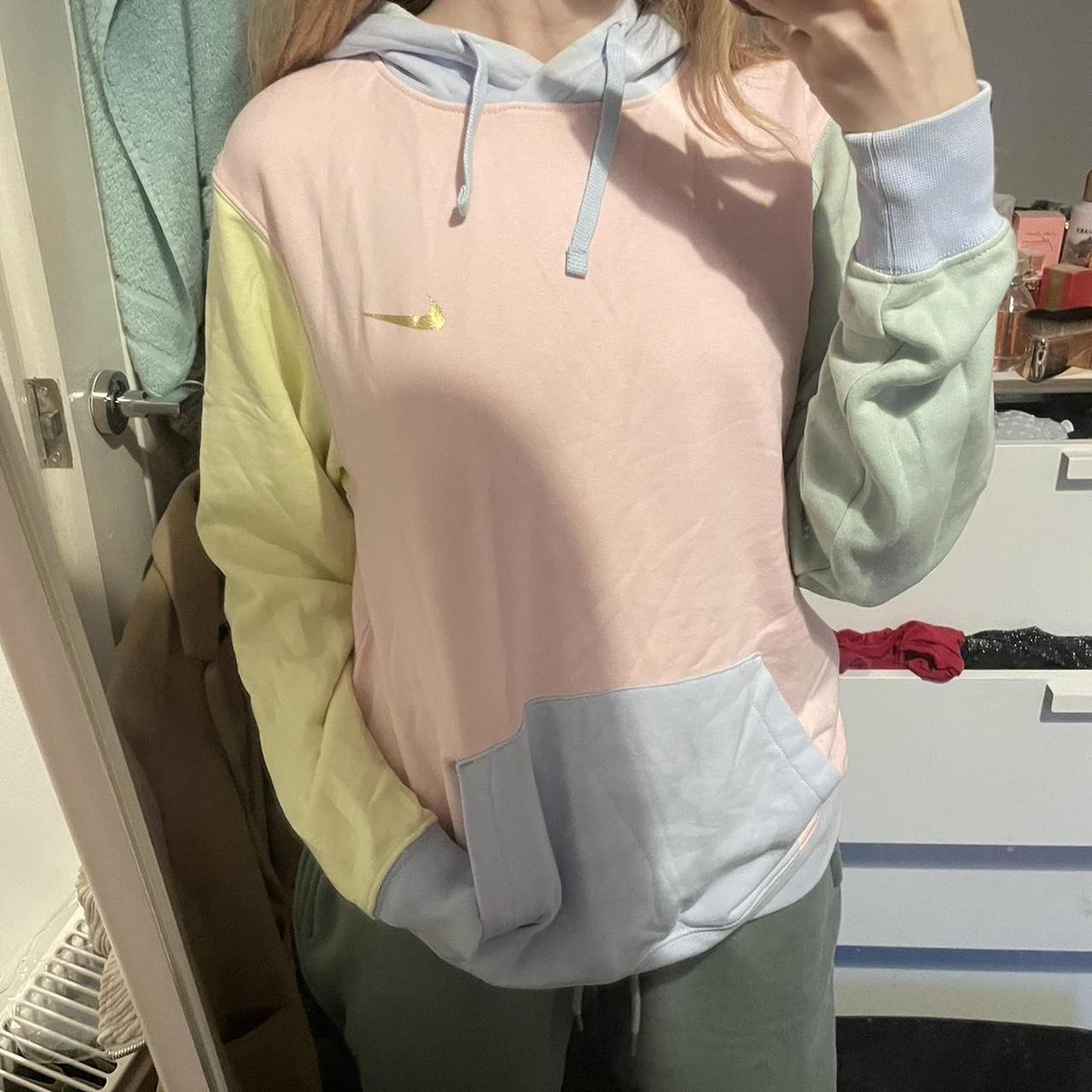 Pastel nike sweatshirt best sale