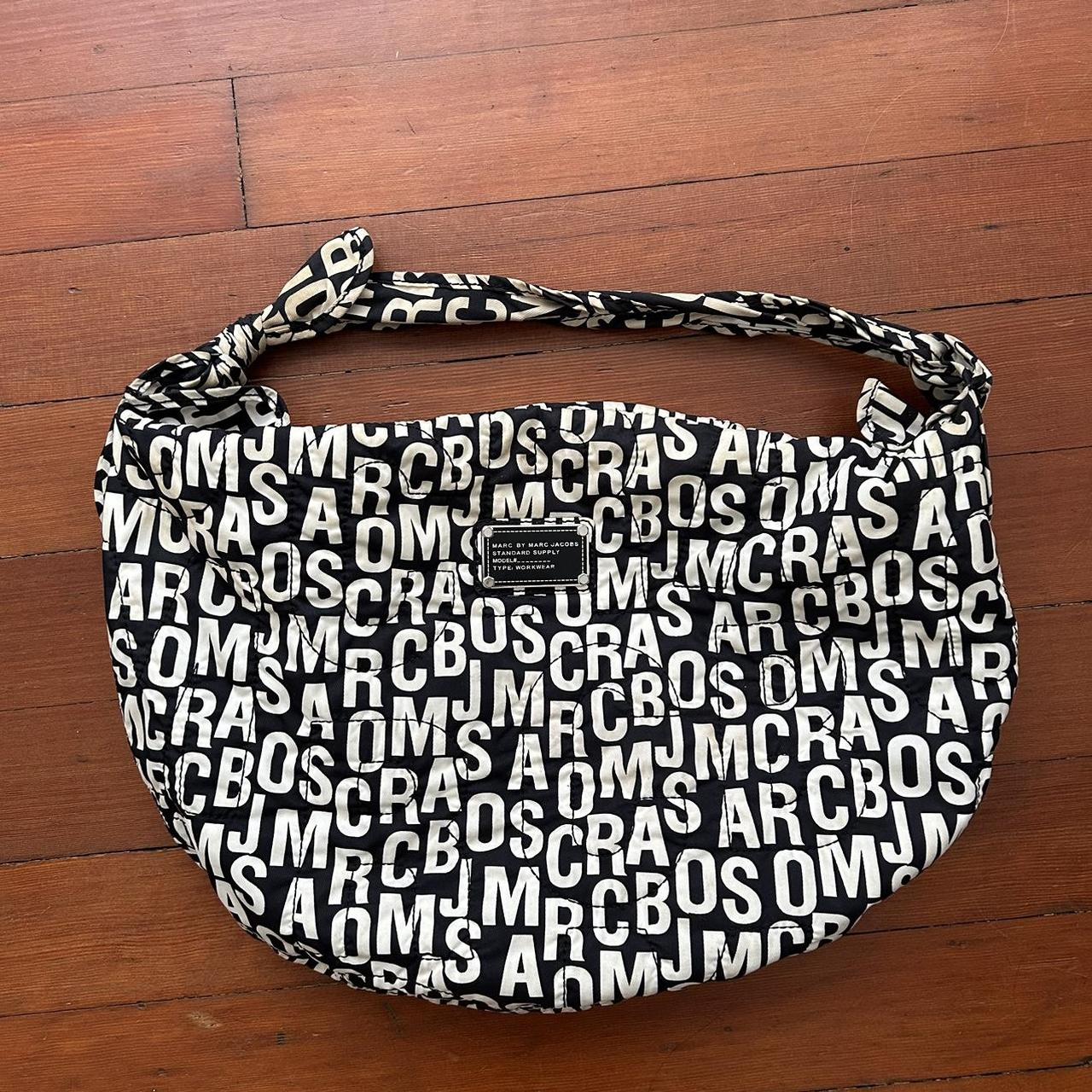 2010s marc jacob's banana sling bag reminds me of - Depop