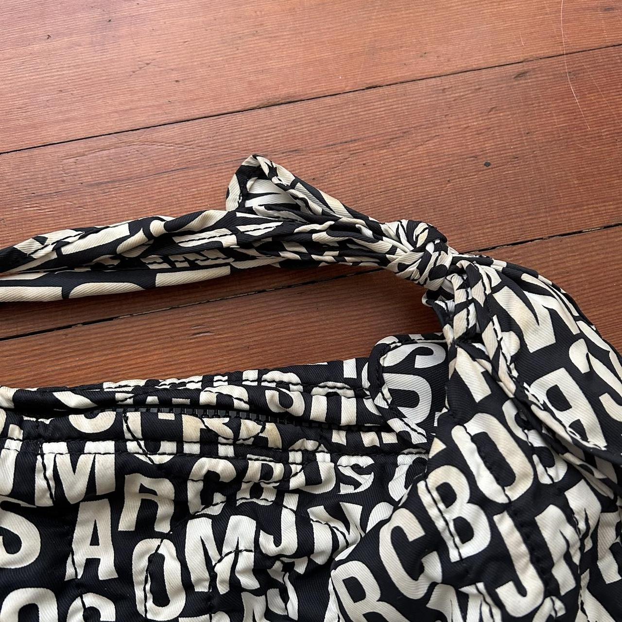 2010s marc jacob's banana sling bag reminds me of - Depop