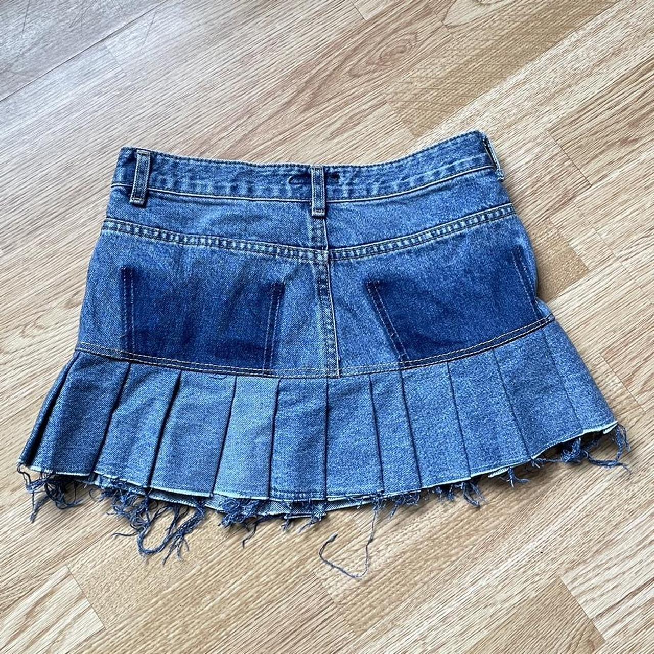 Y2k Low Rise Denim Mini Skirt Really Cute On And In Depop 8691