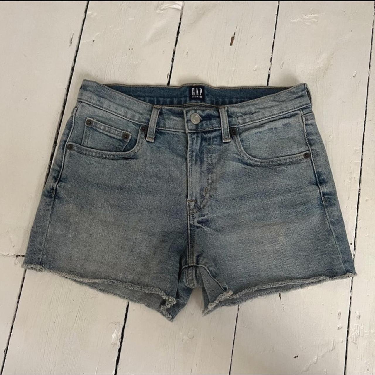 Gap light wash denim shorts In great condition-... - Depop