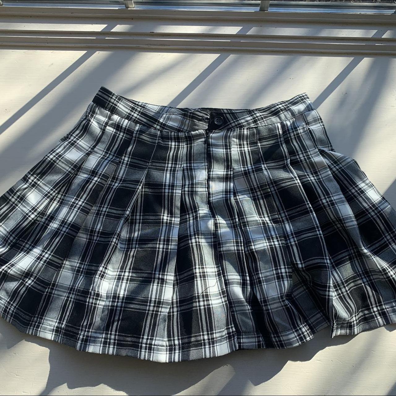 Women S Black And White Skirt Depop