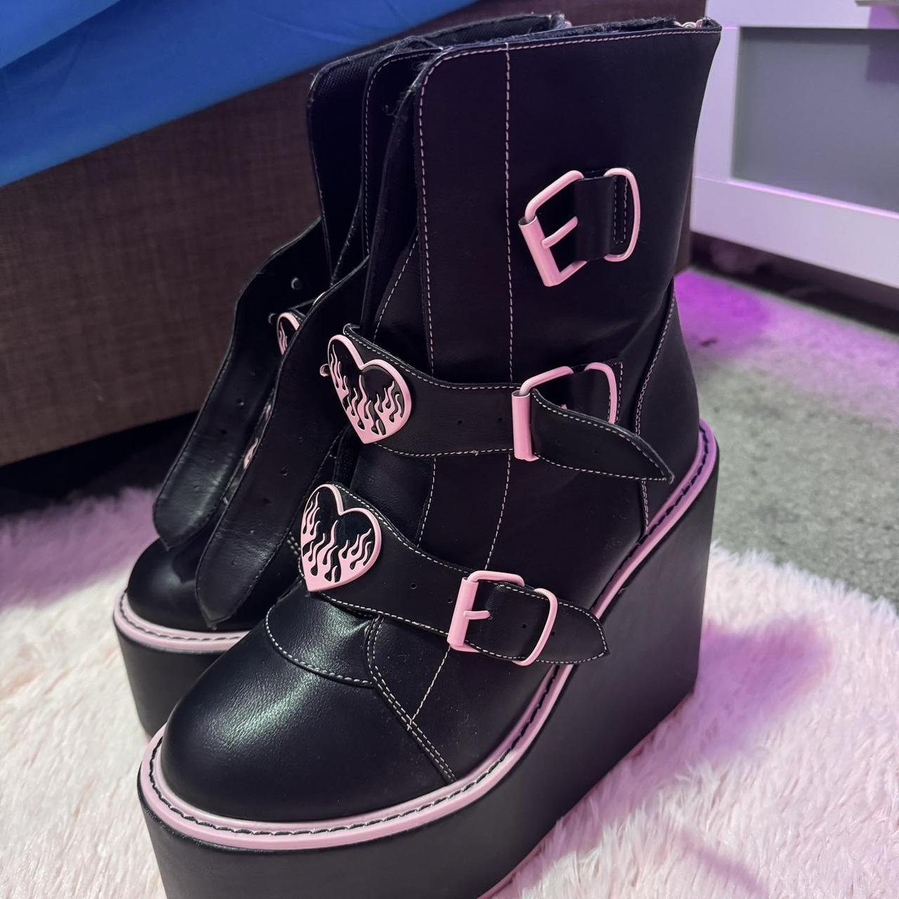 yru pink boots