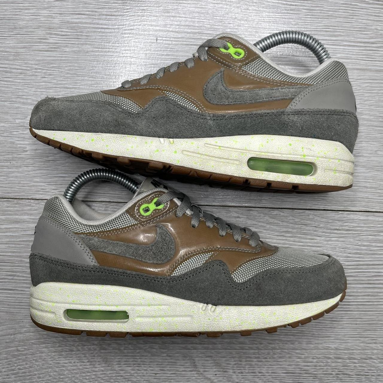 womens grey nike air max trainers