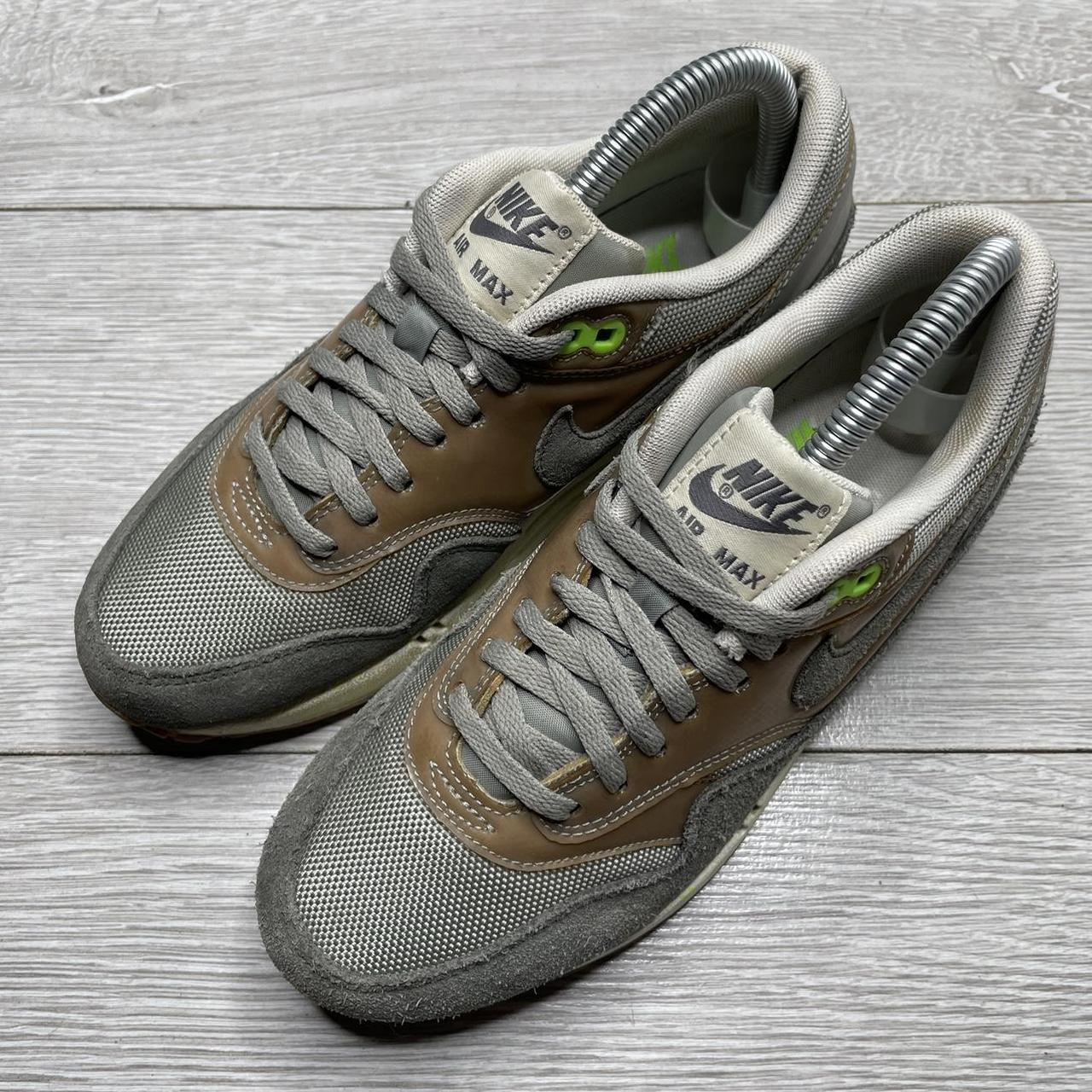 womens grey nike air max trainers