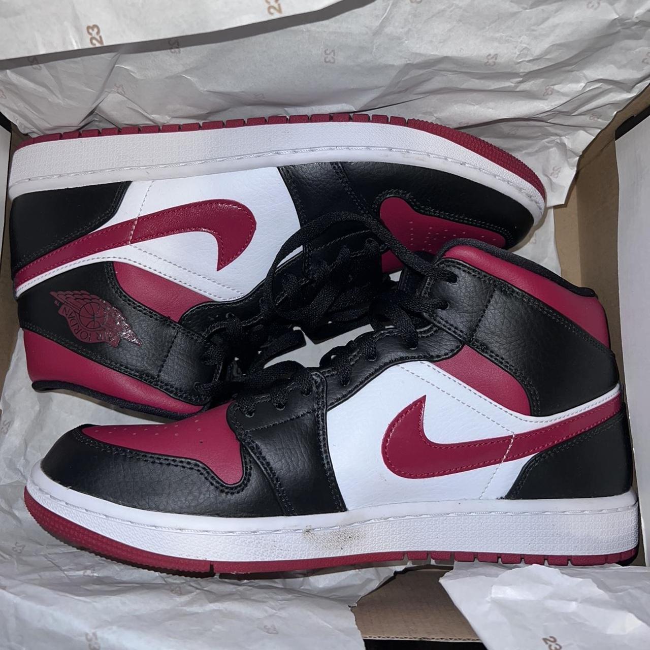 round toe jordans