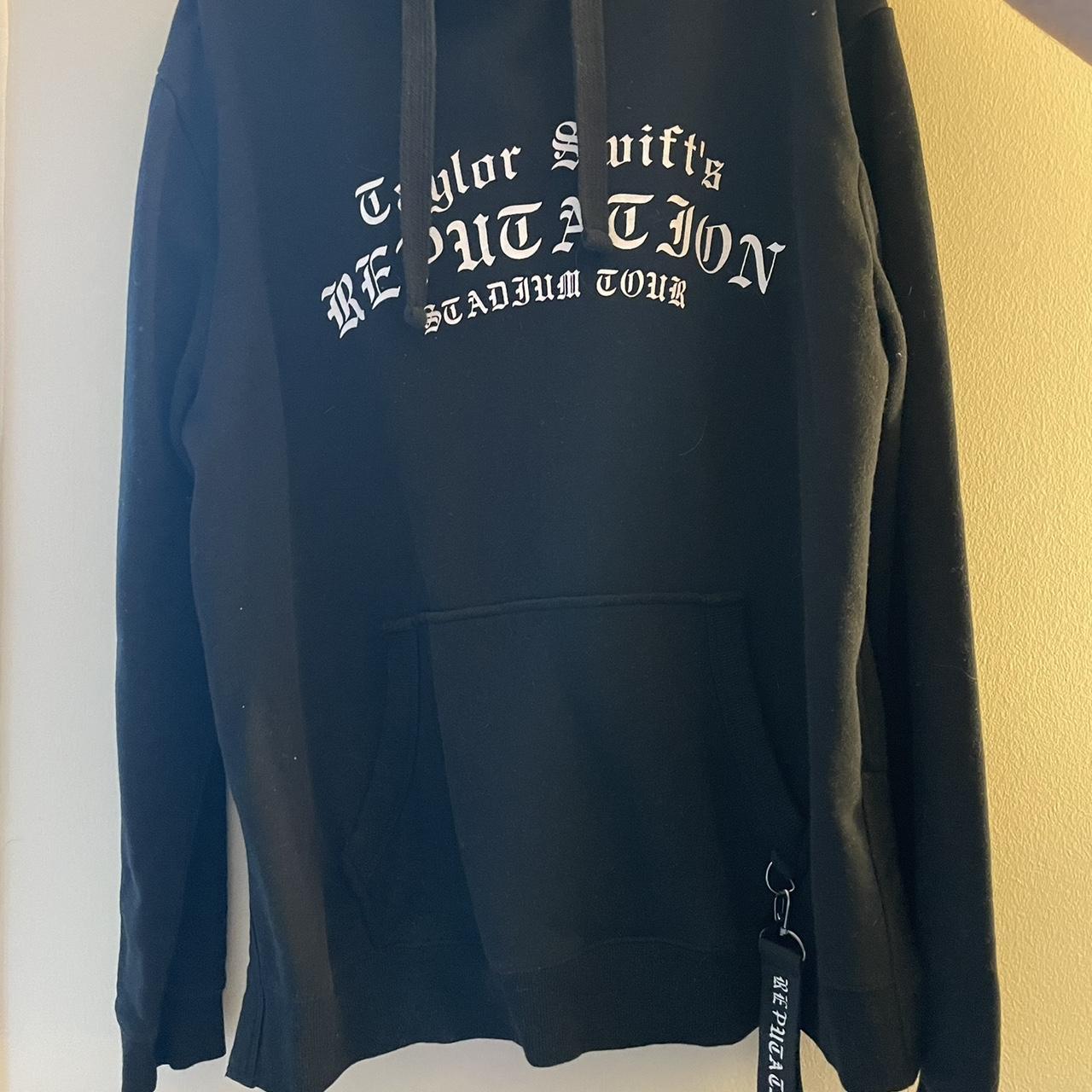 Taylor Swift 2024 Reputation - black tour sweatshirt with keychain