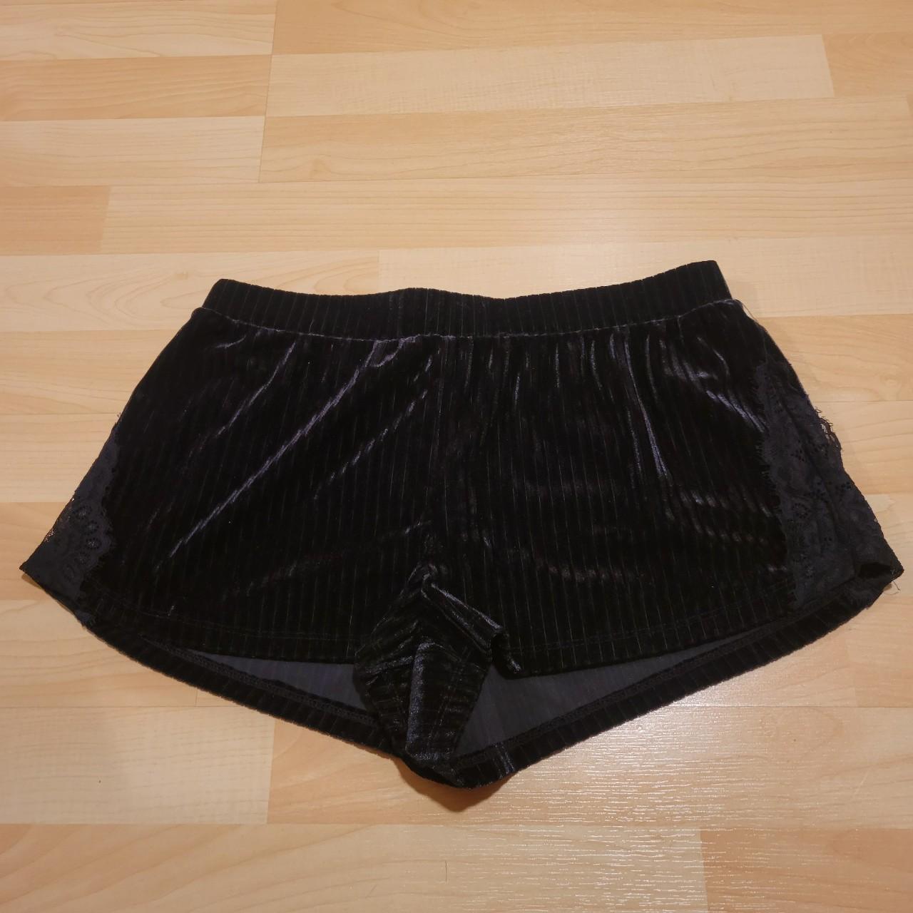 Hunkemöller Women's Black Shorts (2)