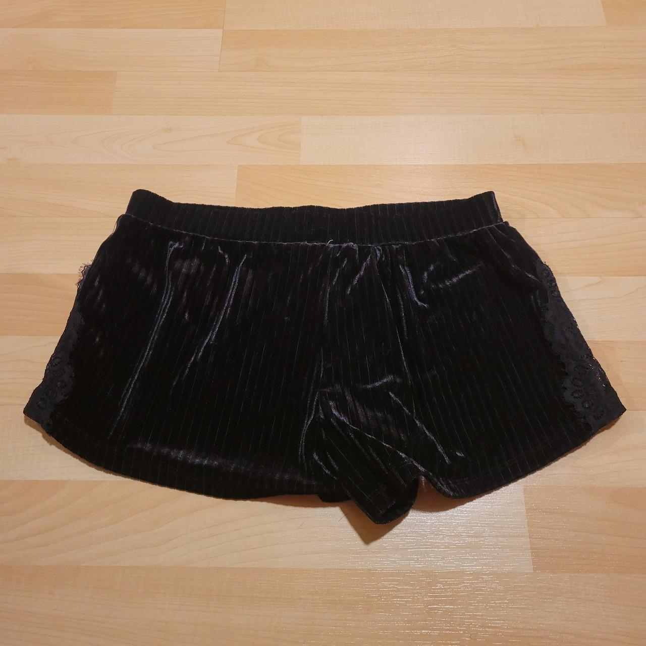 Hunkemöller Women's Black Shorts (3)